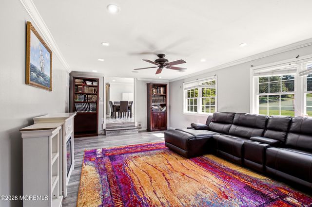 9 Hemlock Court, Jackson, NJ 08527