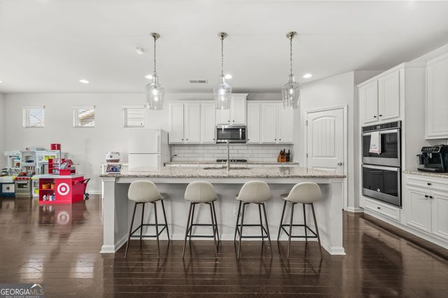 570 Brightfield Drive, Loganville, GA 30052