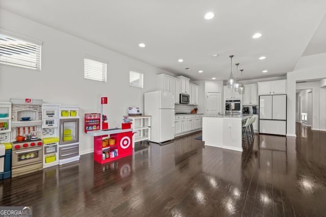 570 Brightfield Drive, Loganville, GA 30052