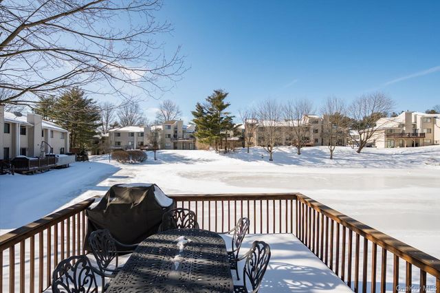 53 Chestnut Lane, Woodbury, NY 11797