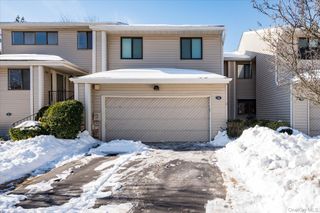 53 Chestnut Lane, Woodbury, NY 11797