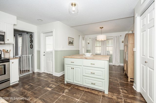 300 Idlewood Drive, Waveland, MS 39576