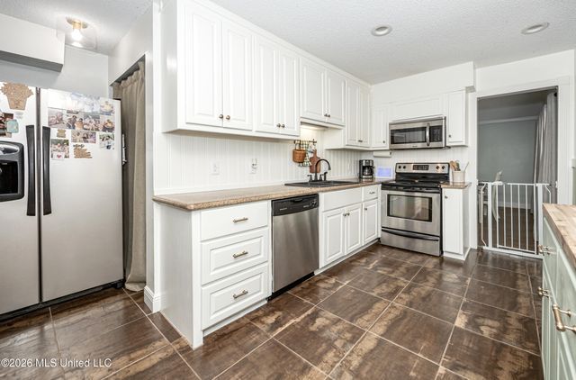 300 Idlewood Drive, Waveland, MS 39576