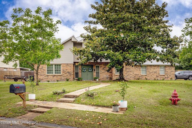 300 Idlewood Drive, Waveland, MS 39576