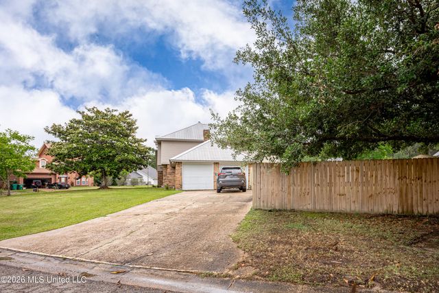 300 Idlewood Drive, Waveland, MS 39576