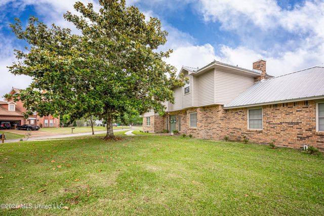 300 Idlewood Drive, Waveland, MS 39576