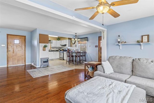 5542 State Road H, De Soto, MO 63020