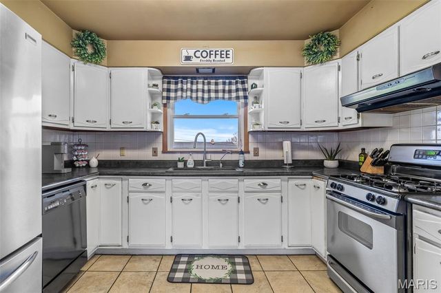 5542 State Road H, De Soto, MO 63020