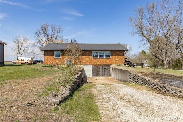 5542 State Road H, De Soto, MO 63020