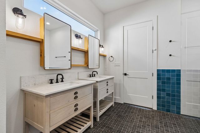 288 Smoke Tree CIR, Dripping Springs, TX 78620