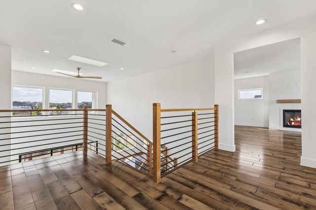 288 Smoke Tree CIR, Dripping Springs, TX 78620