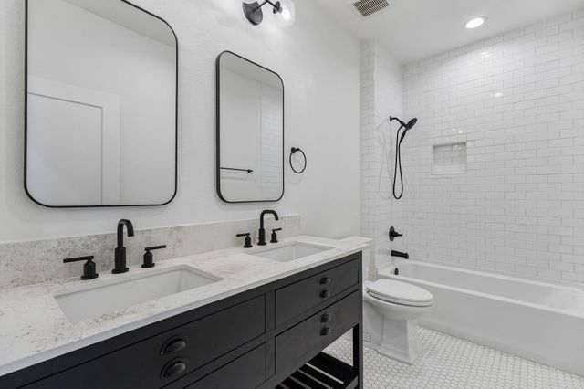 288 Smoke Tree CIR, Dripping Springs, TX 78620