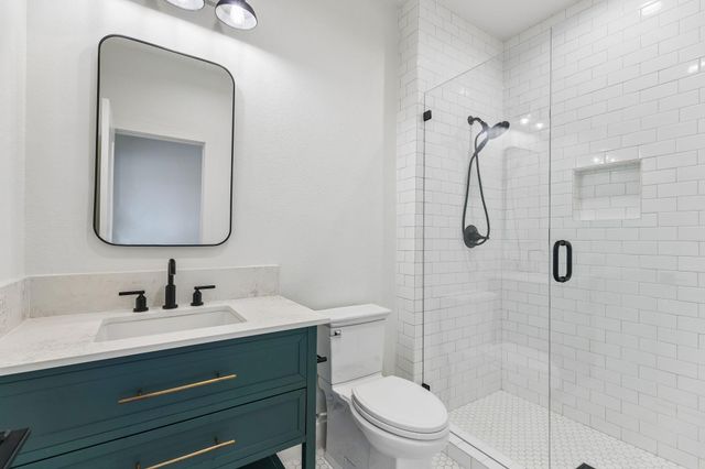 288 Smoke Tree CIR, Dripping Springs, TX 78620