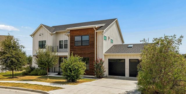 288 Smoke Tree CIR, Dripping Springs, TX 78620