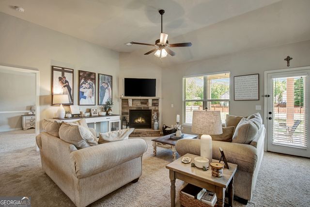 285 Savannah Drive, Senoia, GA 30276