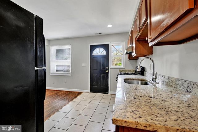 956 MIDDLESEX RD, Essex, MD 21221
