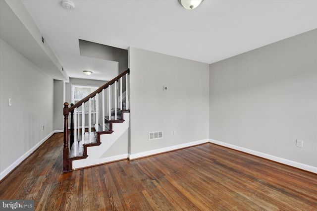 956 MIDDLESEX RD, Essex, MD 21221
