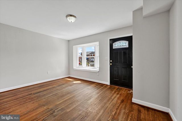 956 MIDDLESEX RD, Essex, MD 21221