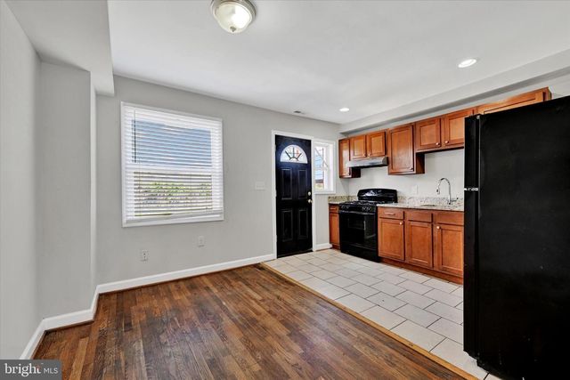 956 MIDDLESEX RD, Essex, MD 21221