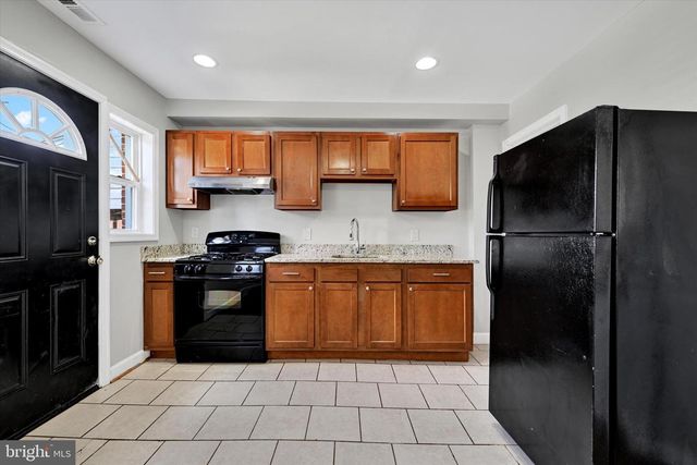 956 MIDDLESEX RD, Essex, MD 21221