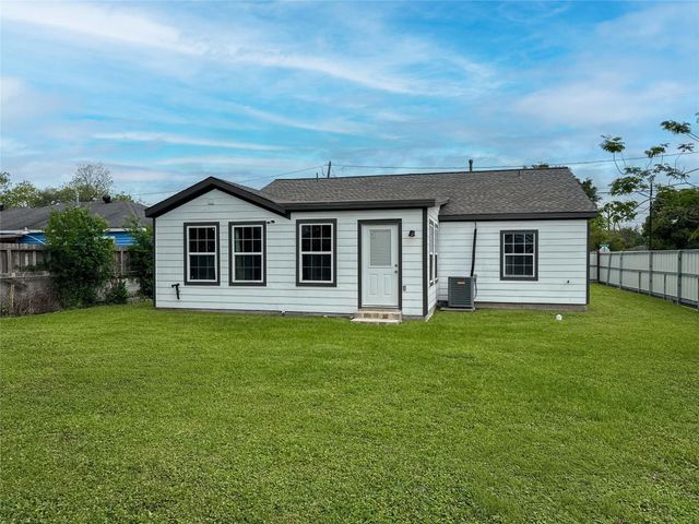 730 Dunkley Drive, Houston, TX 77076