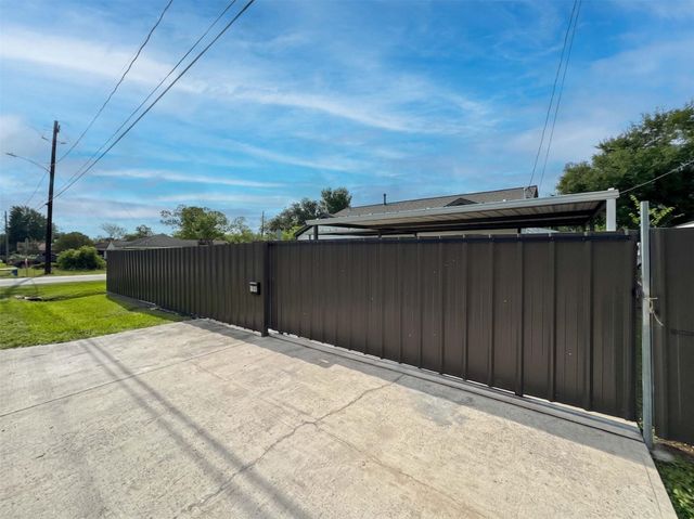 730 Dunkley Drive, Houston, TX 77076