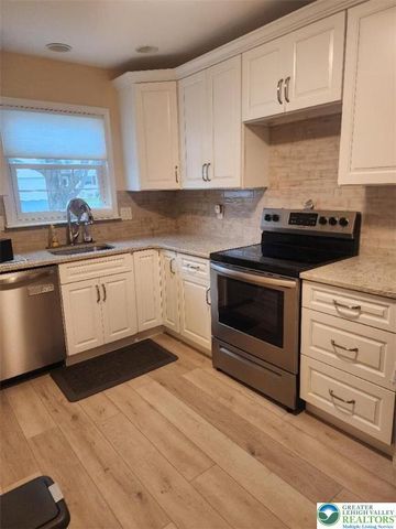 2724 Harvest Drive West, Forks Twp, PA 18040