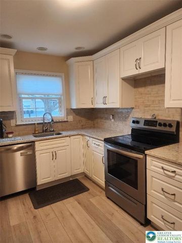 2724 Harvest Drive West, Forks Twp, PA 18040