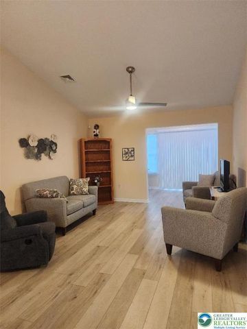 2724 Harvest Drive West, Forks Twp, PA 18040