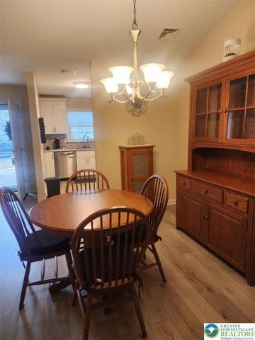 2724 Harvest Drive West, Forks Twp, PA 18040