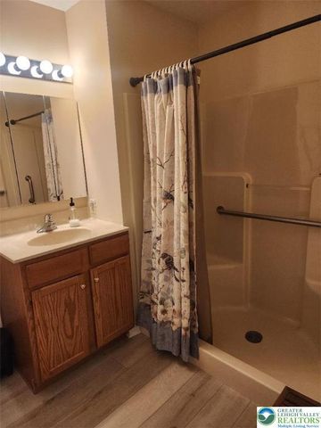 2724 Harvest Drive West, Forks Twp, PA 18040