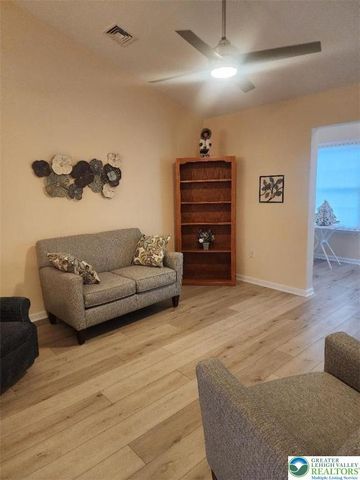 2724 Harvest Drive West, Forks Twp, PA 18040