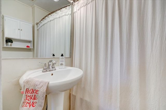 4402 Ovid Avenue, Des Moines, IA 50310