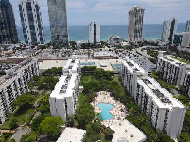 17021 N Bay Road 816, Sunny Isles Beach, FL 33160