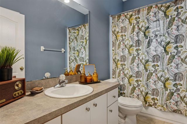 24607 VOLTERRA COURT, Lutz, FL 33559