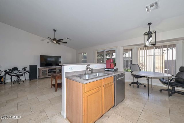 10816 W DEANNA Drive, Peoria, AZ 85373