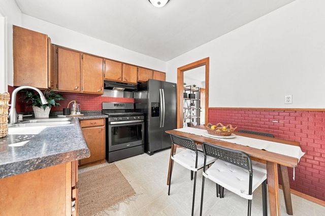 2134 4th Street E, Saint Paul, MN 55119