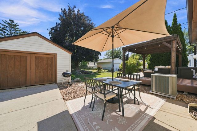 2134 4th Street E, Saint Paul, MN 55119