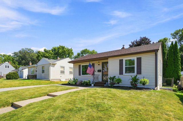 2134 4th Street E, Saint Paul, MN 55119