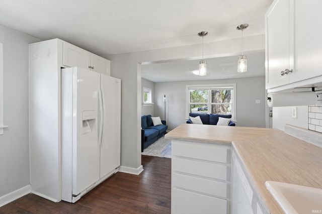 2827 Hobson Road, Fort Wayne, IN 46805