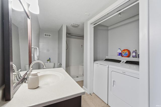 2827 Hobson Road, Fort Wayne, IN 46805