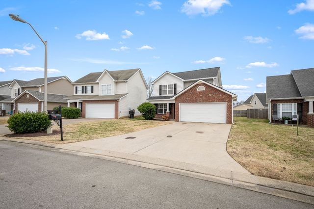 1422 Beaconcrest Cir, Murfreesboro, TN 37128