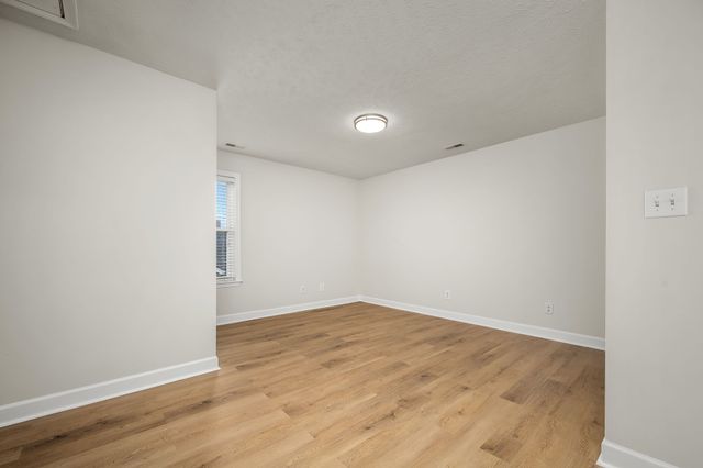 1422 Beaconcrest Cir, Murfreesboro, TN 37128