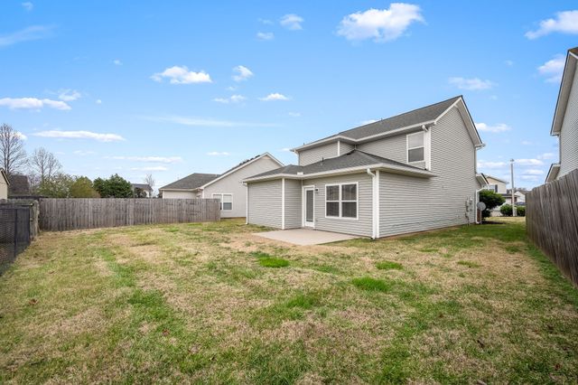 1422 Beaconcrest Cir, Murfreesboro, TN 37128