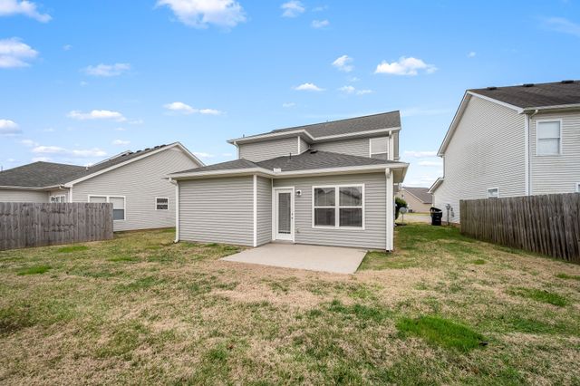 1422 Beaconcrest Cir, Murfreesboro, TN 37128