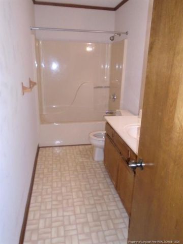 5906 Notblake Avenue, Hope Mills, NC 28348