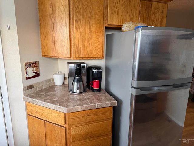 911 Sapphire Ct, Nampa, ID 83686