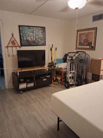 9221 Sunrise Lakes Blvd 204, Sunrise, FL 33322