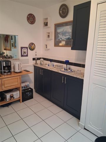 9221 Sunrise Lakes Blvd 204, Sunrise, FL 33322