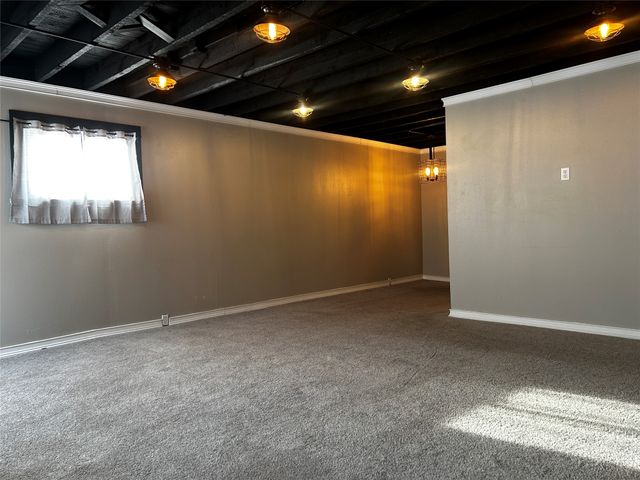 902 W 4TH Street, Erie, PA 16507